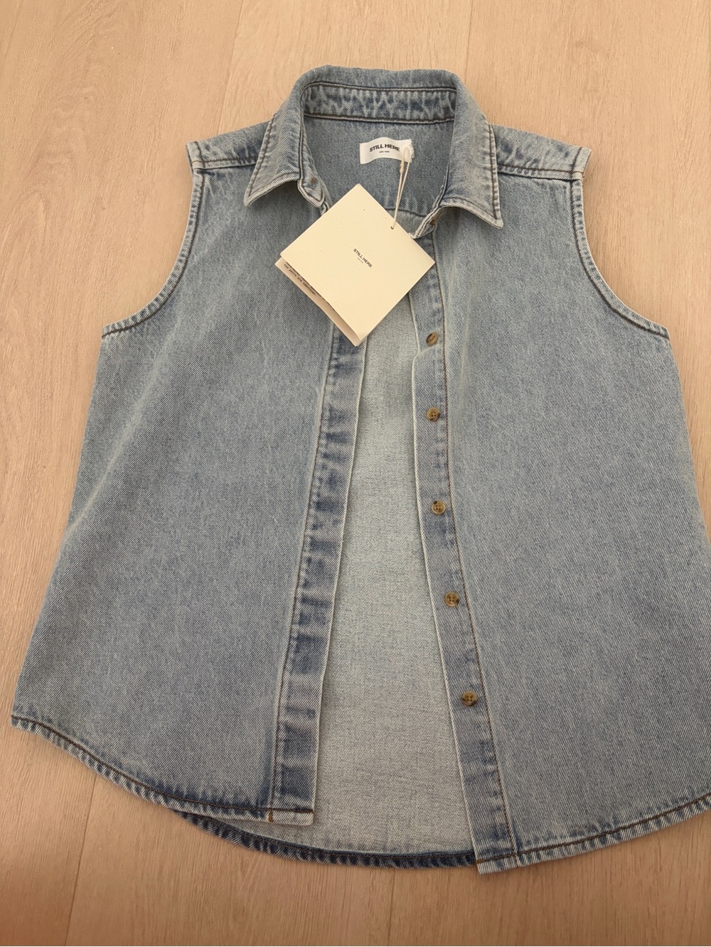 Still Here New York Sleeveless Denim Button-Front Top - Light Blue Small/Medium